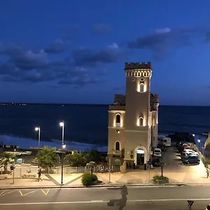 Castello Miramare 3*, Genova Italia
